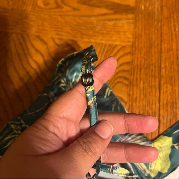 Revolve Superdown Women's Frankie Tropical Birds Romper Sz S Relaxed Fit - Picture 12 of 16